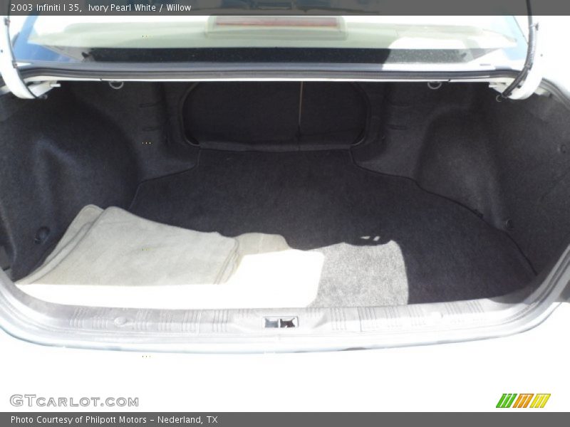 Ivory Pearl White / Willow 2003 Infiniti I 35