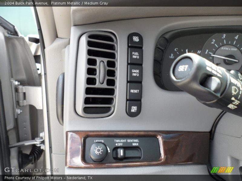 Controls of 2004 Park Avenue 