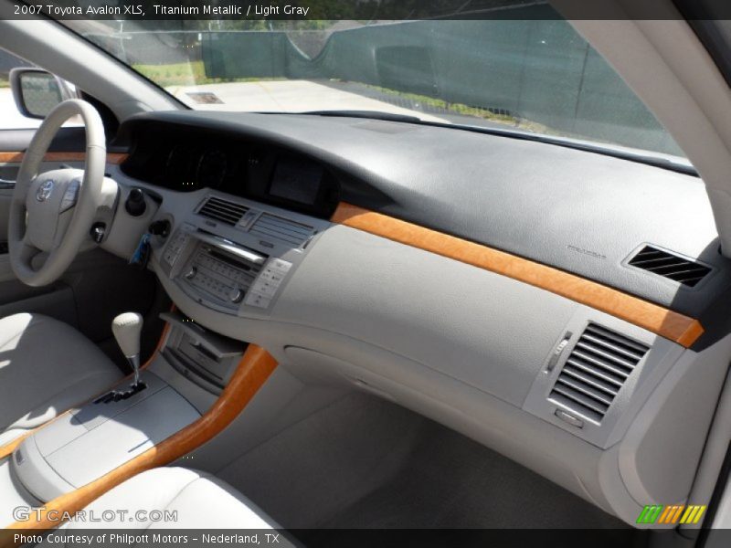 Titanium Metallic / Light Gray 2007 Toyota Avalon XLS