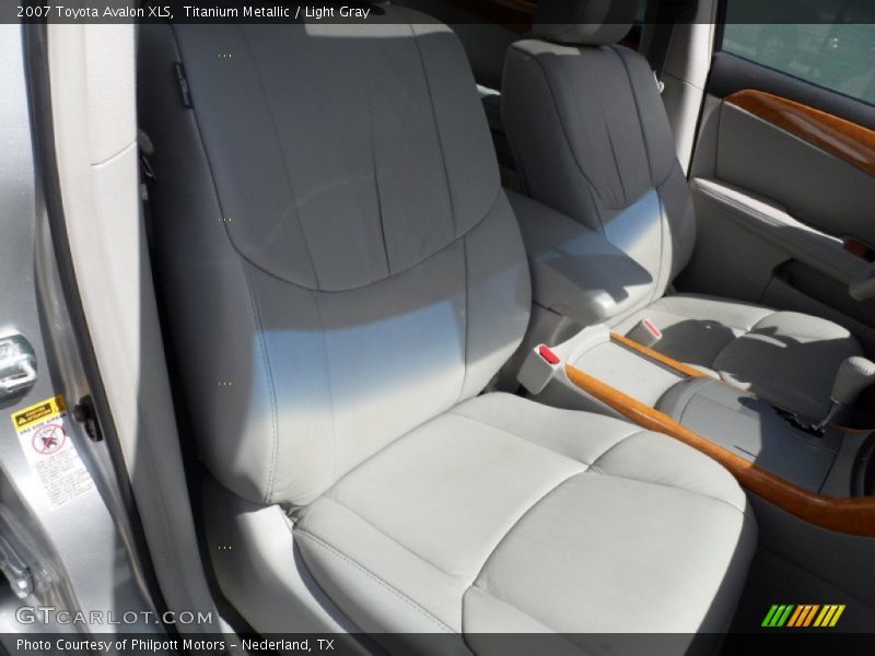 Titanium Metallic / Light Gray 2007 Toyota Avalon XLS
