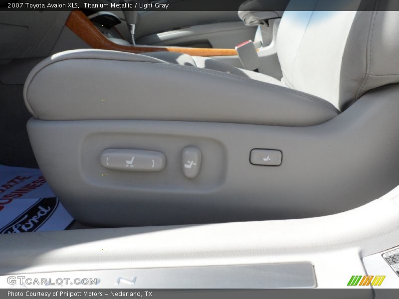 Titanium Metallic / Light Gray 2007 Toyota Avalon XLS