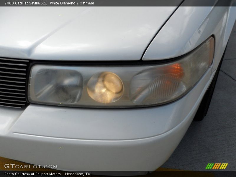 White Diamond / Oatmeal 2000 Cadillac Seville SLS
