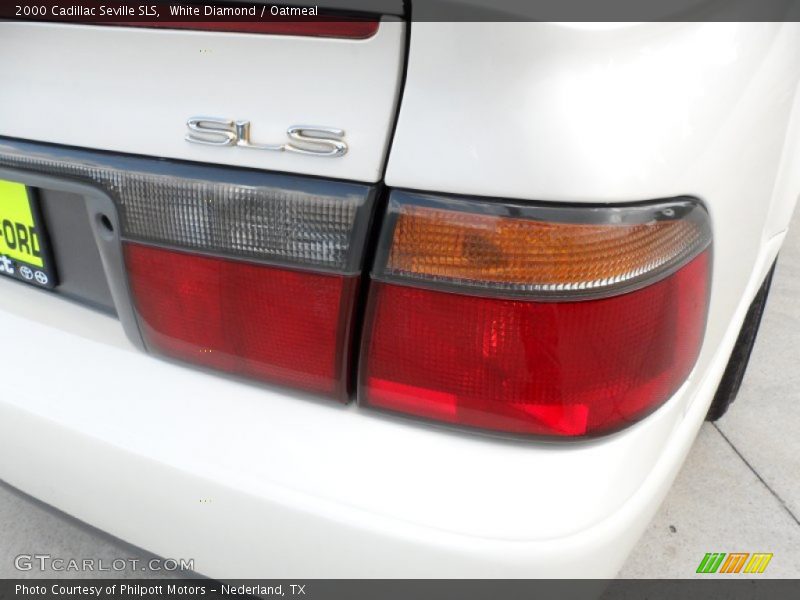 White Diamond / Oatmeal 2000 Cadillac Seville SLS