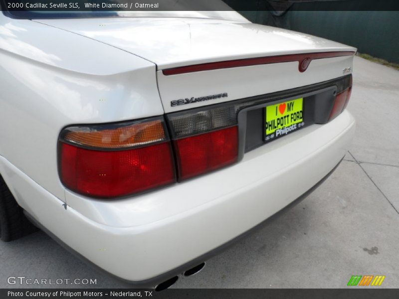 White Diamond / Oatmeal 2000 Cadillac Seville SLS