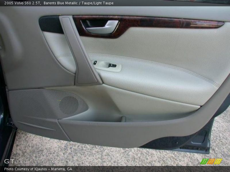 Barents Blue Metallic / Taupe/Light Taupe 2005 Volvo S60 2.5T