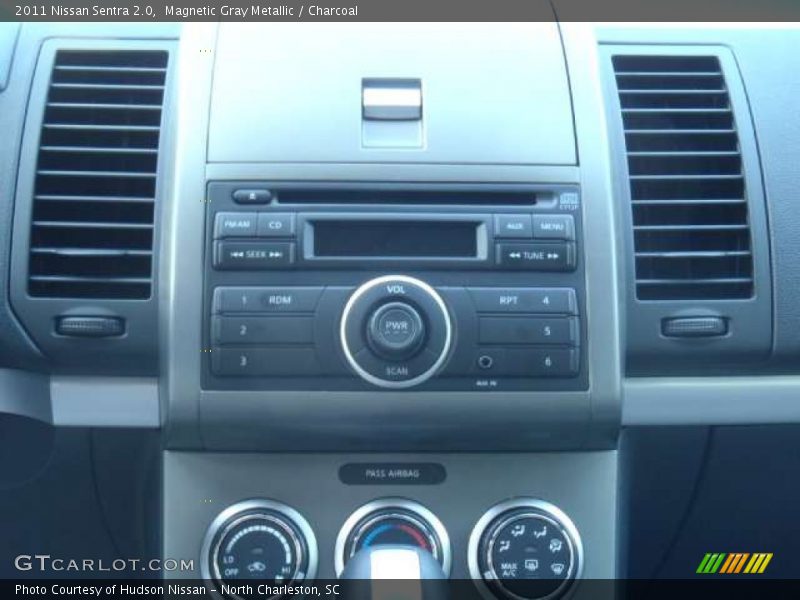 Magnetic Gray Metallic / Charcoal 2011 Nissan Sentra 2.0