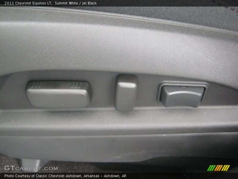 Summit White / Jet Black 2011 Chevrolet Equinox LT