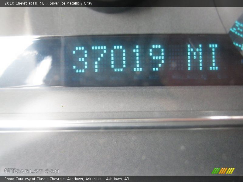 Silver Ice Metallic / Gray 2010 Chevrolet HHR LT