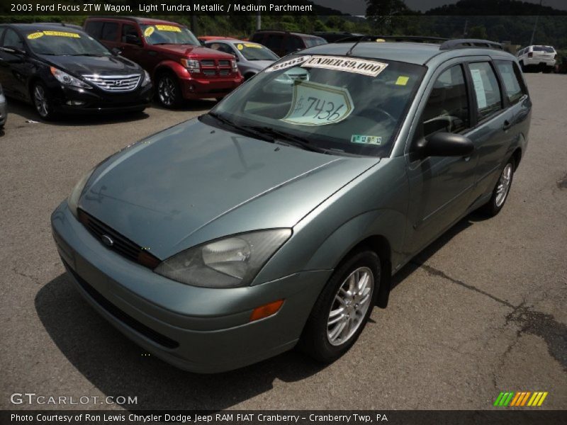 Light Tundra Metallic / Medium Parchment 2003 Ford Focus ZTW Wagon