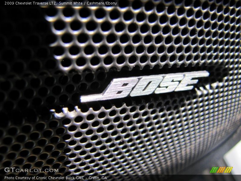 Summit White / Cashmere/Ebony 2009 Chevrolet Traverse LTZ