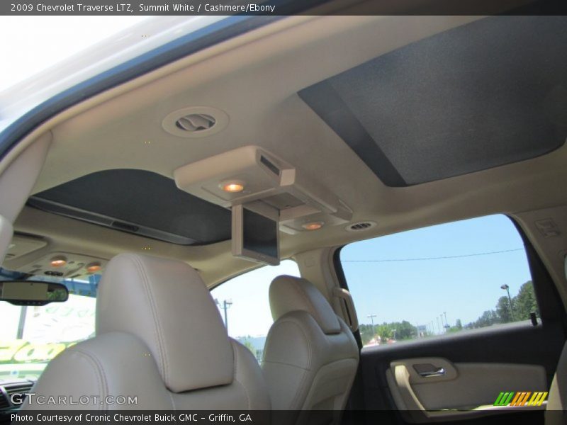 Summit White / Cashmere/Ebony 2009 Chevrolet Traverse LTZ