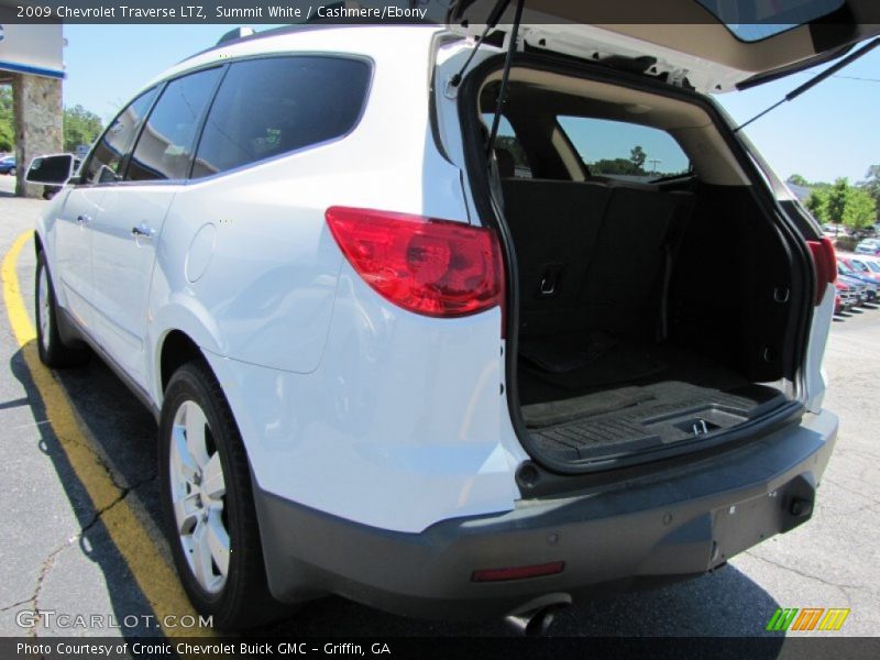 Summit White / Cashmere/Ebony 2009 Chevrolet Traverse LTZ