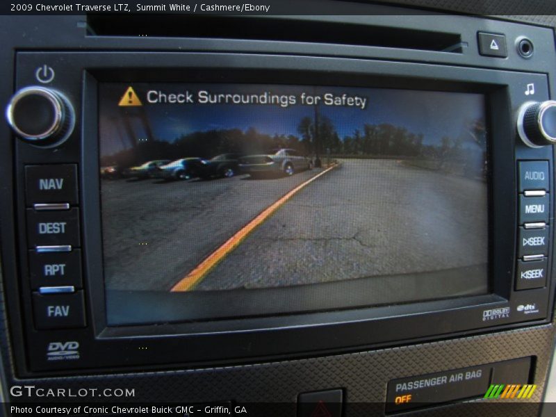Summit White / Cashmere/Ebony 2009 Chevrolet Traverse LTZ