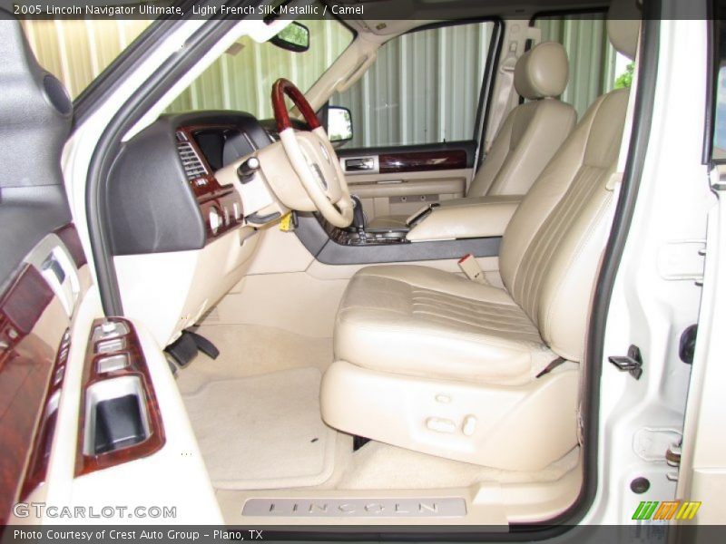  2005 Navigator Ultimate Camel Interior