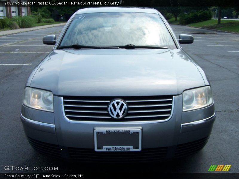 Reflex Silver Metallic / Grey 2002 Volkswagen Passat GLX Sedan