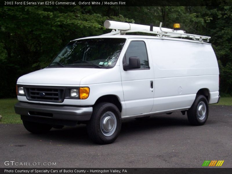 Front 3/4 View of 2003 E Series Van E250 Commercial