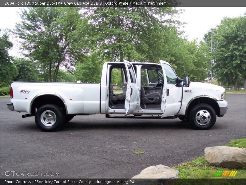 Oxford White / Medium Parchment 2004 Ford F350 Super Duty FX4 Crew Cab 4x4 Dually
