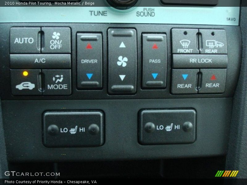 Controls of 2010 Pilot Touring