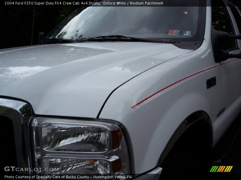Oxford White / Medium Parchment 2004 Ford F350 Super Duty FX4 Crew Cab 4x4 Dually