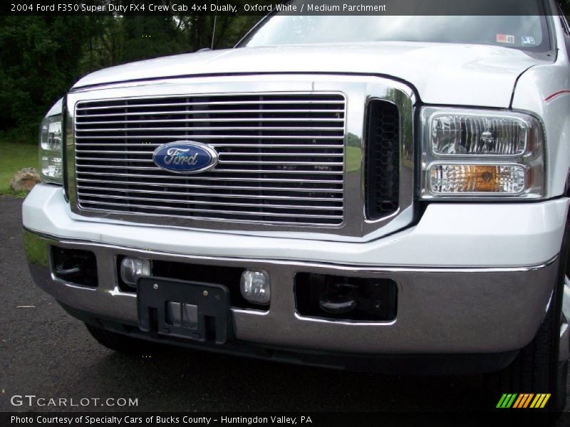 Oxford White / Medium Parchment 2004 Ford F350 Super Duty FX4 Crew Cab 4x4 Dually