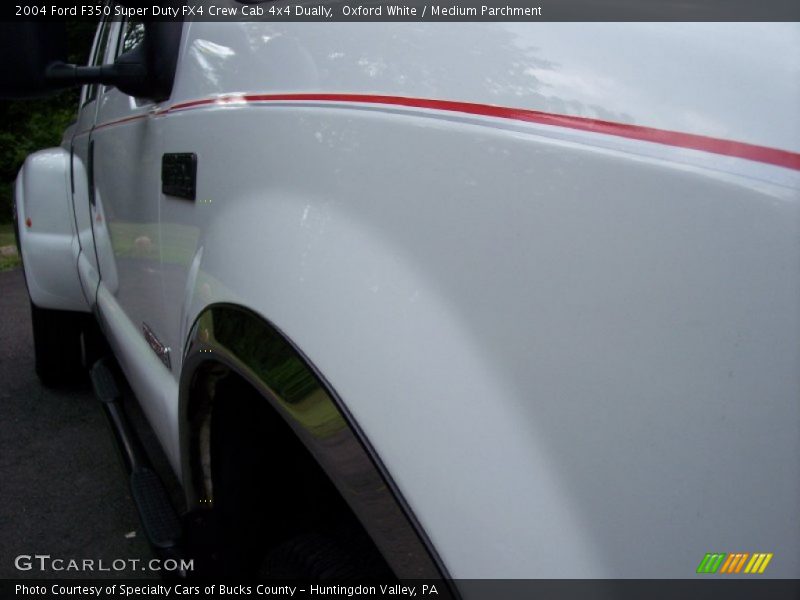 Oxford White / Medium Parchment 2004 Ford F350 Super Duty FX4 Crew Cab 4x4 Dually