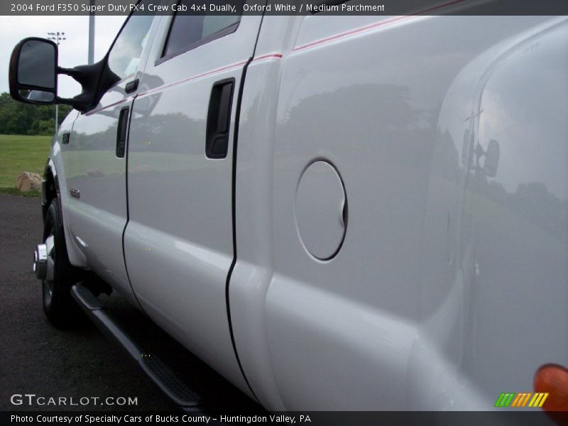 Oxford White / Medium Parchment 2004 Ford F350 Super Duty FX4 Crew Cab 4x4 Dually