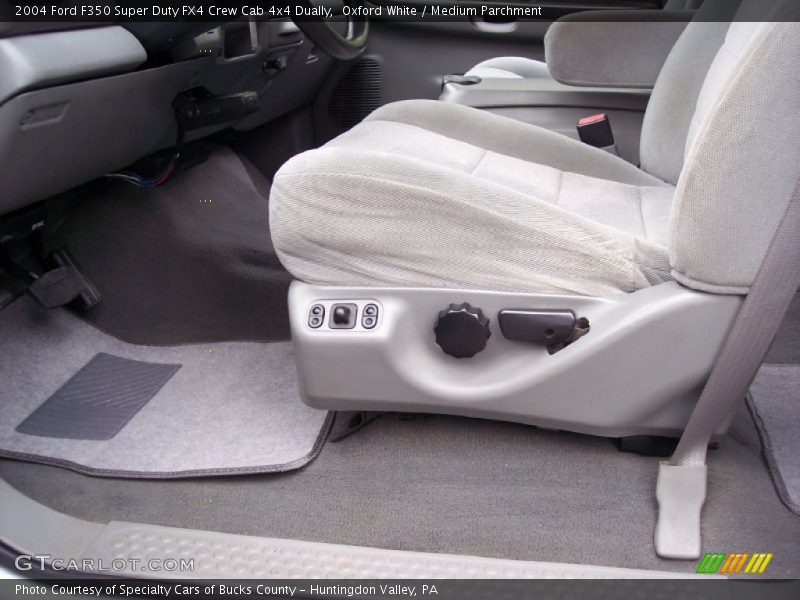 Oxford White / Medium Parchment 2004 Ford F350 Super Duty FX4 Crew Cab 4x4 Dually