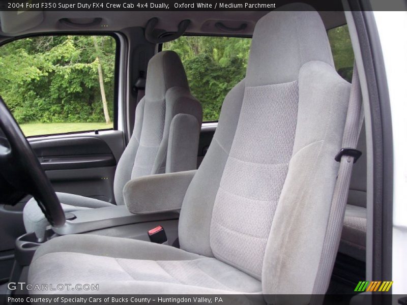Oxford White / Medium Parchment 2004 Ford F350 Super Duty FX4 Crew Cab 4x4 Dually