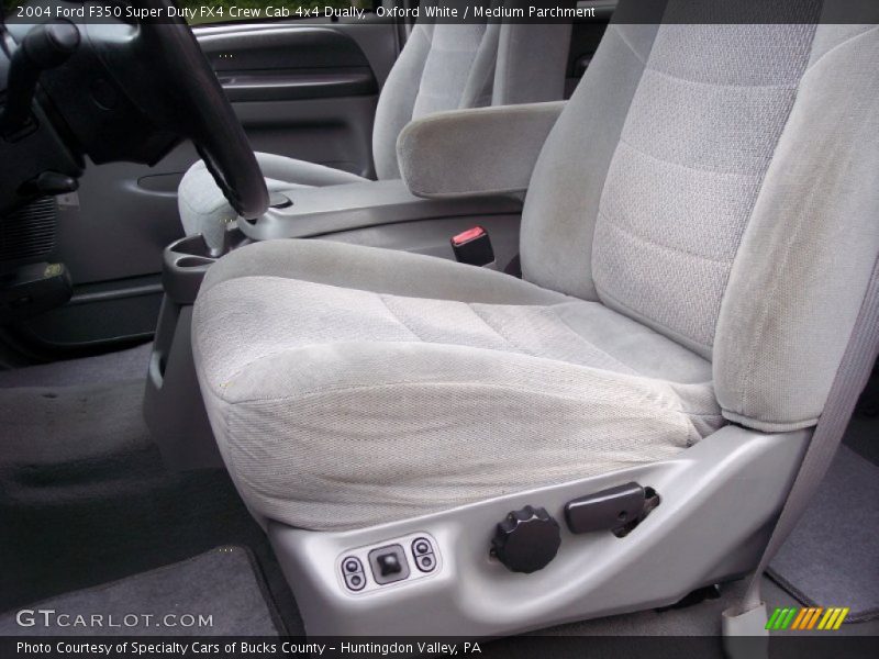 Oxford White / Medium Parchment 2004 Ford F350 Super Duty FX4 Crew Cab 4x4 Dually