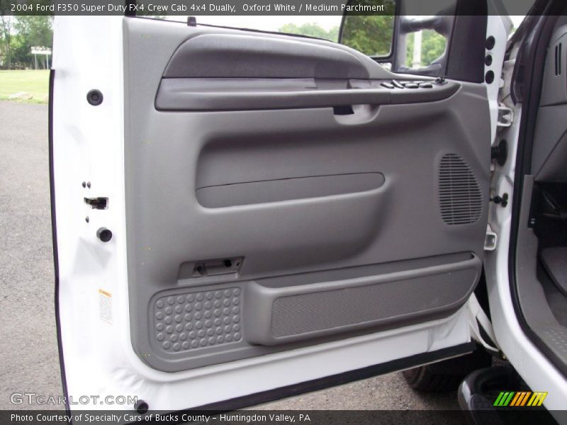 Oxford White / Medium Parchment 2004 Ford F350 Super Duty FX4 Crew Cab 4x4 Dually