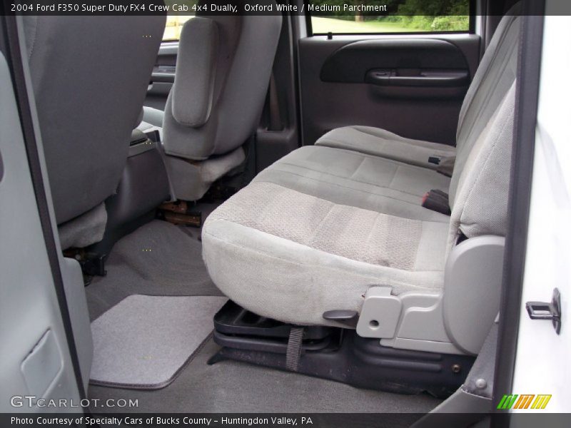 Oxford White / Medium Parchment 2004 Ford F350 Super Duty FX4 Crew Cab 4x4 Dually
