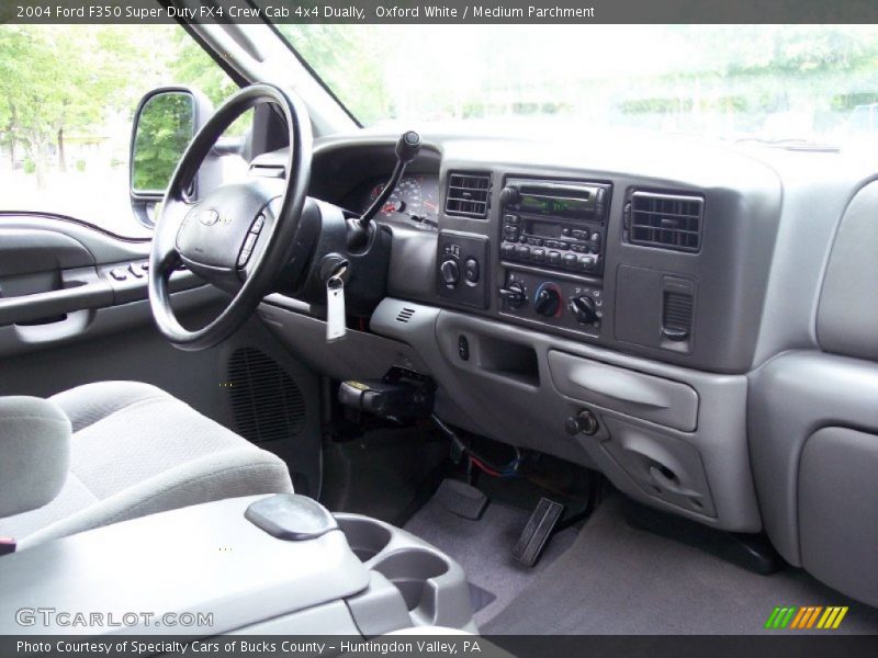 Oxford White / Medium Parchment 2004 Ford F350 Super Duty FX4 Crew Cab 4x4 Dually