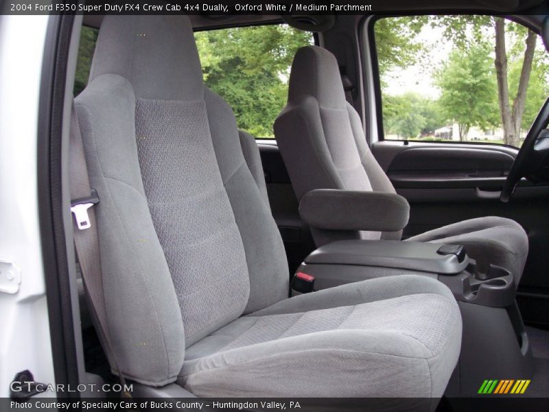 Oxford White / Medium Parchment 2004 Ford F350 Super Duty FX4 Crew Cab 4x4 Dually