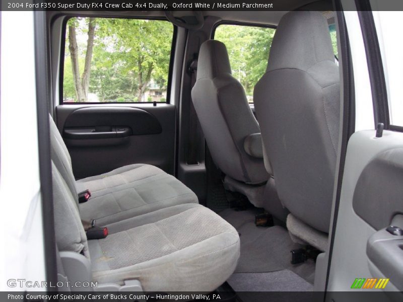Oxford White / Medium Parchment 2004 Ford F350 Super Duty FX4 Crew Cab 4x4 Dually