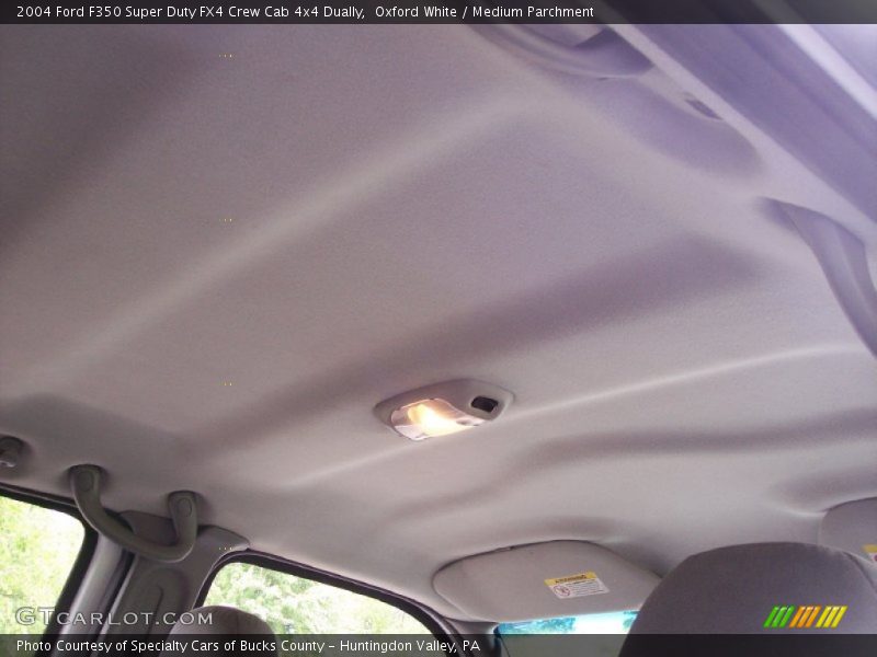 Oxford White / Medium Parchment 2004 Ford F350 Super Duty FX4 Crew Cab 4x4 Dually