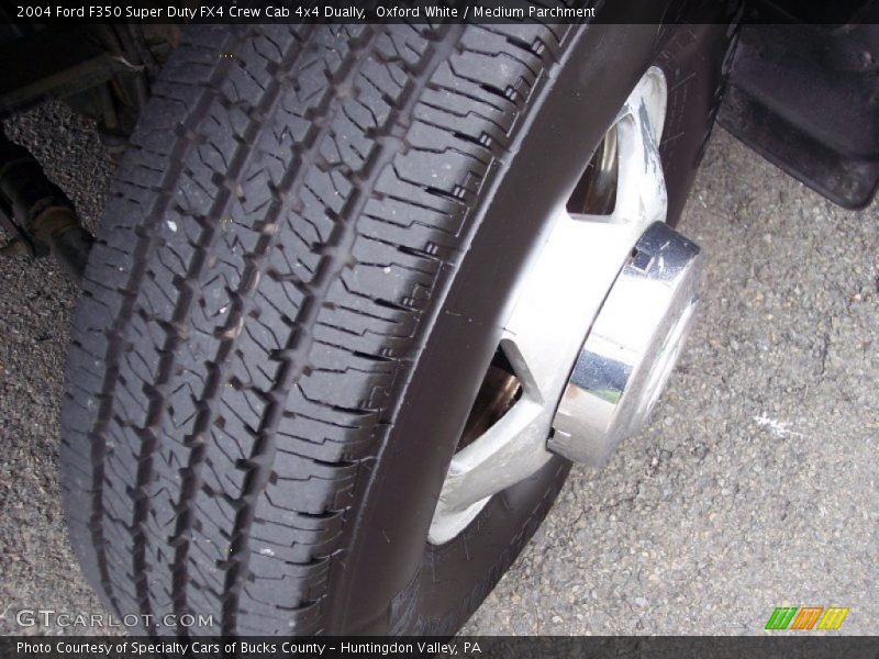 Oxford White / Medium Parchment 2004 Ford F350 Super Duty FX4 Crew Cab 4x4 Dually