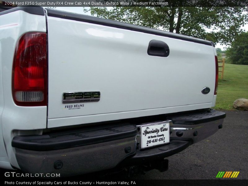 Oxford White / Medium Parchment 2004 Ford F350 Super Duty FX4 Crew Cab 4x4 Dually