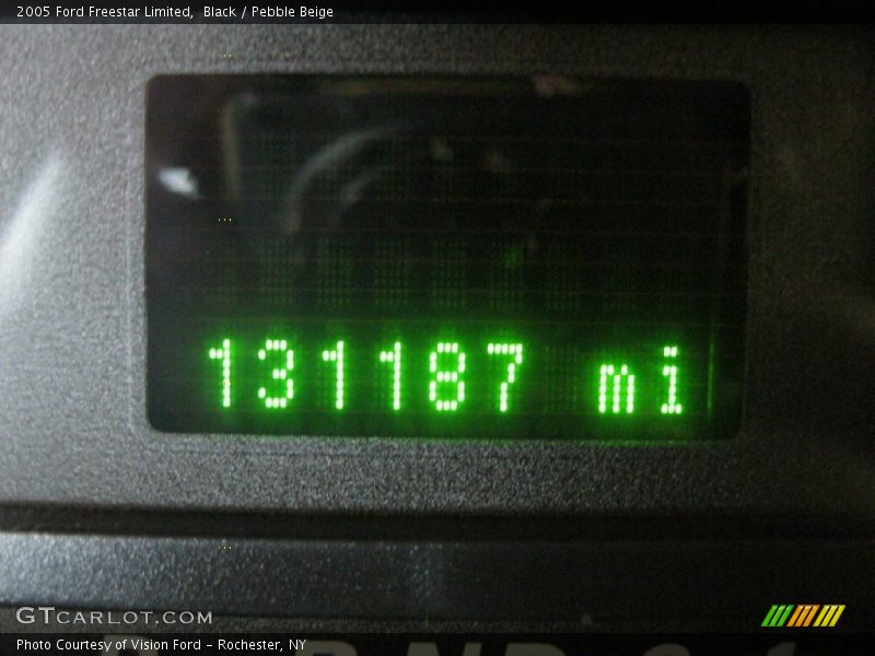 Black / Pebble Beige 2005 Ford Freestar Limited