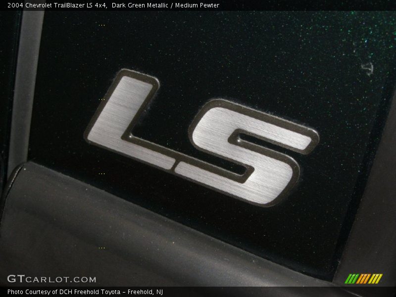 Dark Green Metallic / Medium Pewter 2004 Chevrolet TrailBlazer LS 4x4