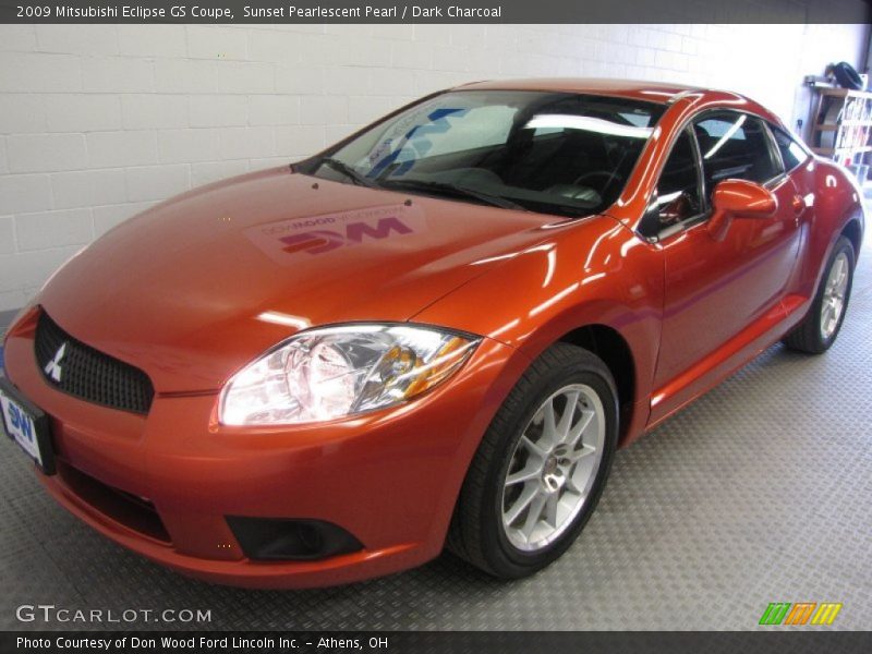 Sunset Pearlescent Pearl / Dark Charcoal 2009 Mitsubishi Eclipse GS Coupe