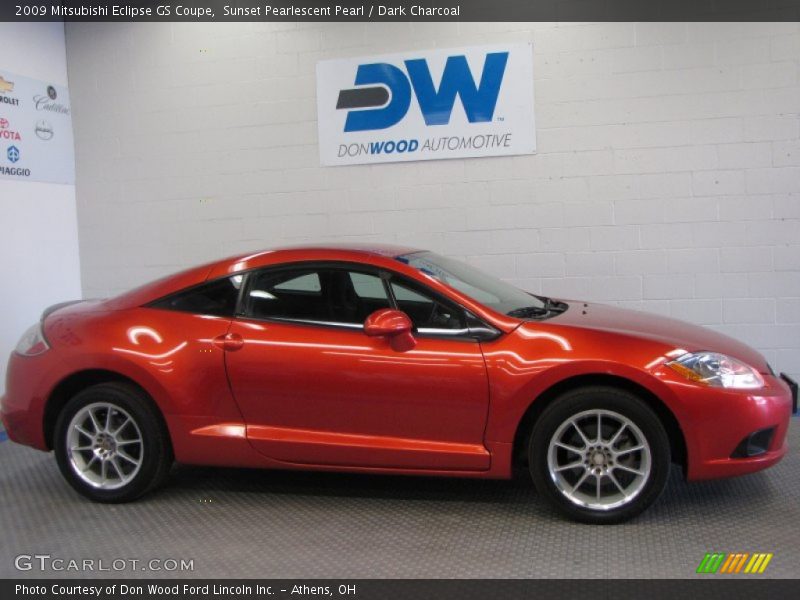 Sunset Pearlescent Pearl / Dark Charcoal 2009 Mitsubishi Eclipse GS Coupe
