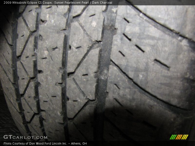 Sunset Pearlescent Pearl / Dark Charcoal 2009 Mitsubishi Eclipse GS Coupe
