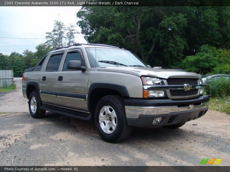 Light Pewter Metallic / Dark Charcoal 2003 Chevrolet Avalanche 1500 Z71 4x4