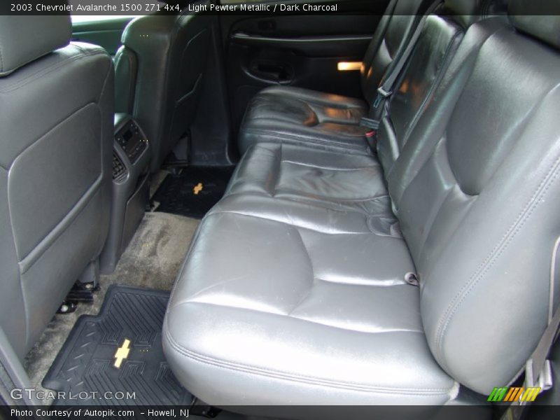 Light Pewter Metallic / Dark Charcoal 2003 Chevrolet Avalanche 1500 Z71 4x4