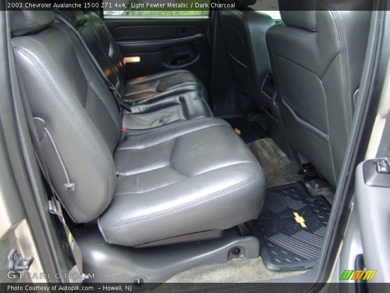Light Pewter Metallic / Dark Charcoal 2003 Chevrolet Avalanche 1500 Z71 4x4