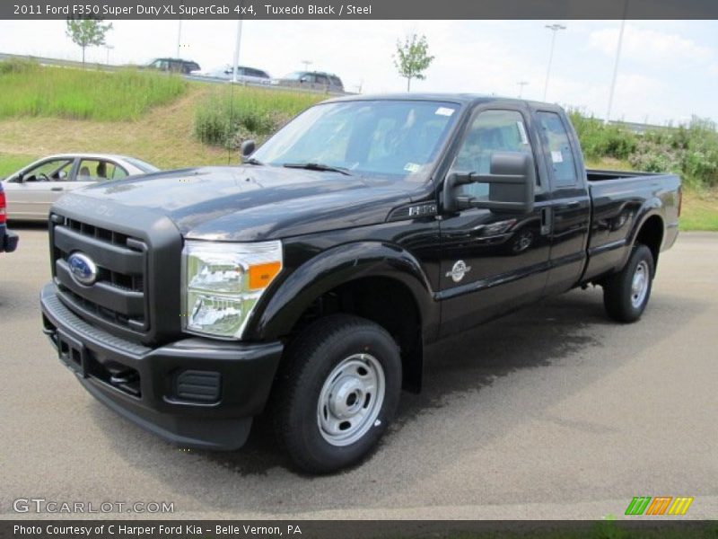 Front 3/4 View of 2011 F350 Super Duty XL SuperCab 4x4