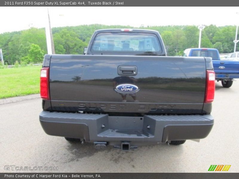  2011 F350 Super Duty XL SuperCab 4x4 Tuxedo Black