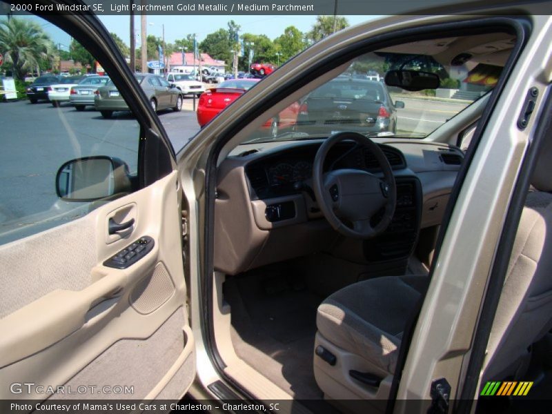 Light Parchment Gold Metallic / Medium Parchment 2000 Ford Windstar SE