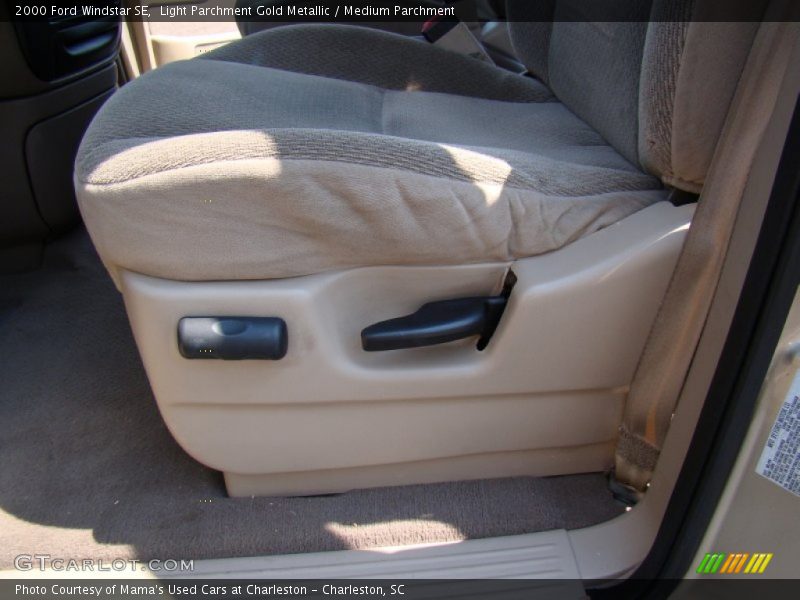 Light Parchment Gold Metallic / Medium Parchment 2000 Ford Windstar SE