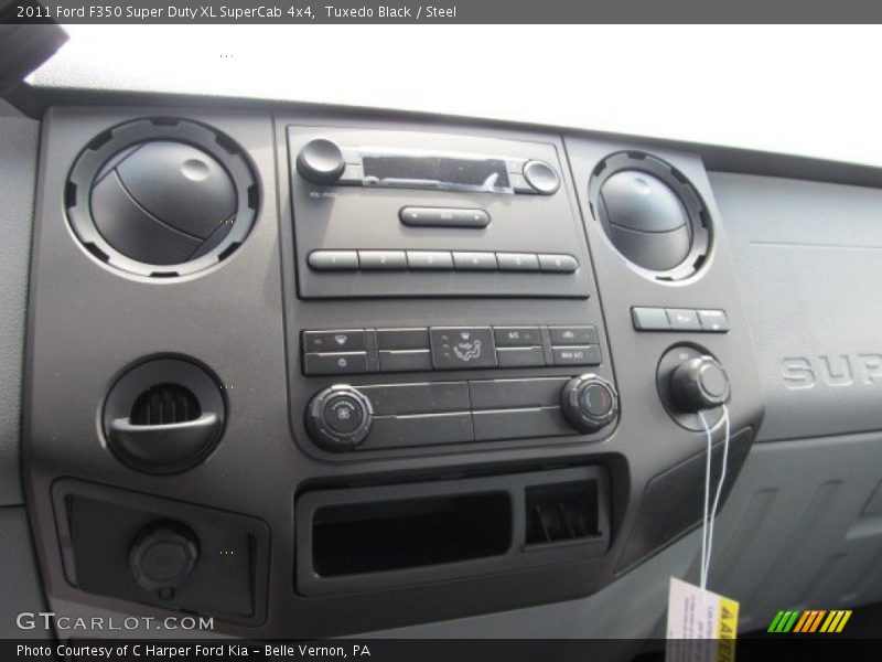 Controls of 2011 F350 Super Duty XL SuperCab 4x4